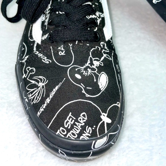 Snoopy Vans Old Skool Peanuts Snoopy - Picture 13 of 13
